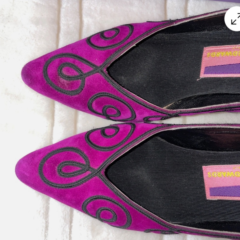 Vintage Italy Heels 7 Susan Bennis Warren Edwards Fuschia and Black Suede Pumps